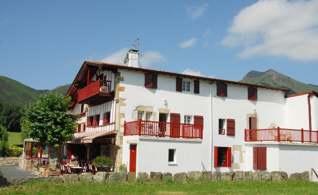 Hotel Pikassaria Сар Экстерьер фото